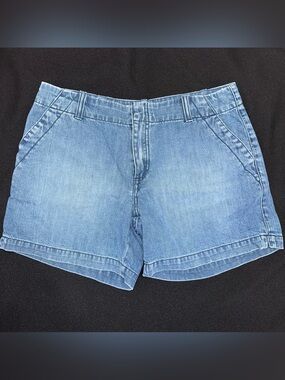 Gap Denim Shorts ladies size 6 classic‎ blue flat front